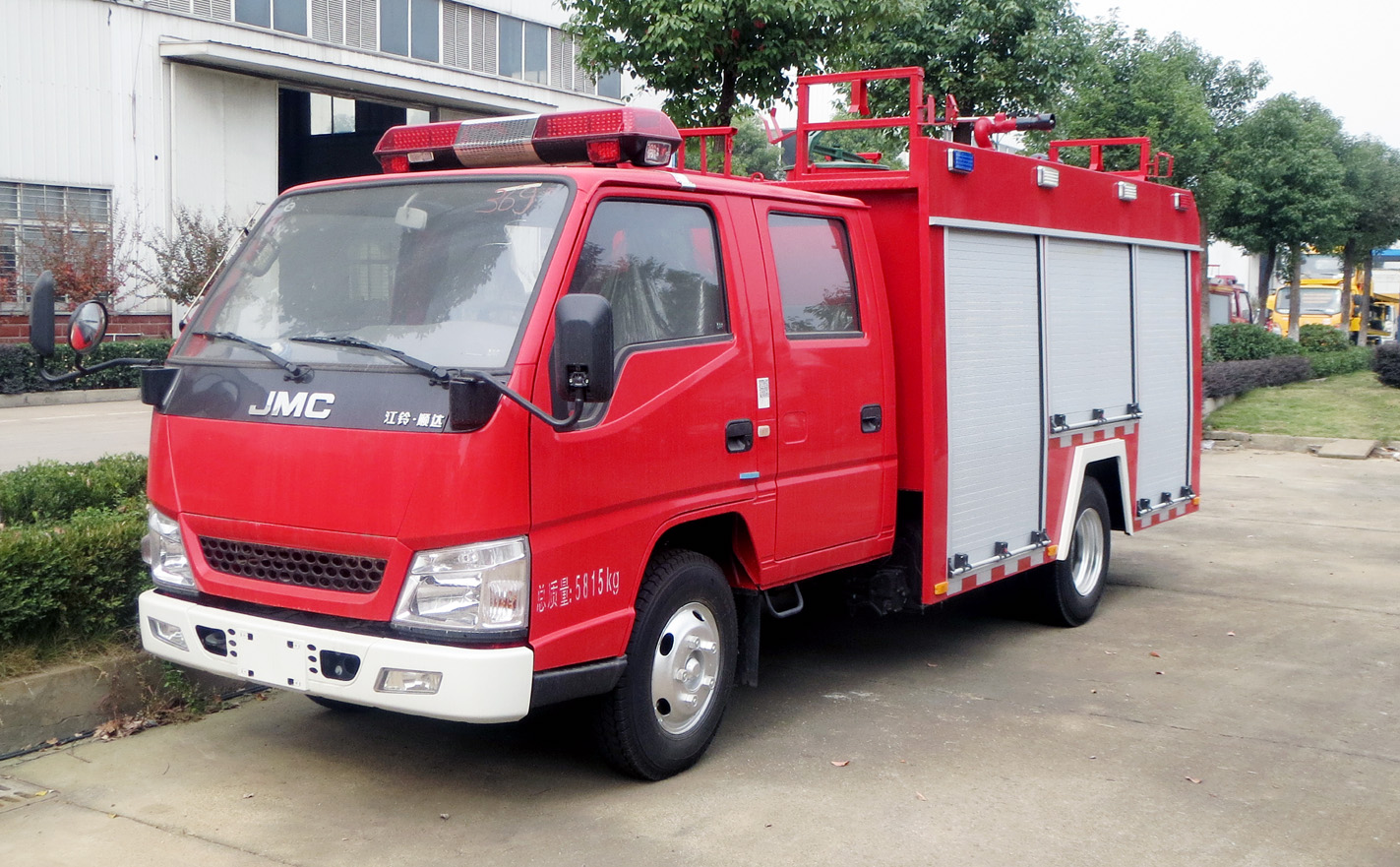江鈴2噸水罐消防車