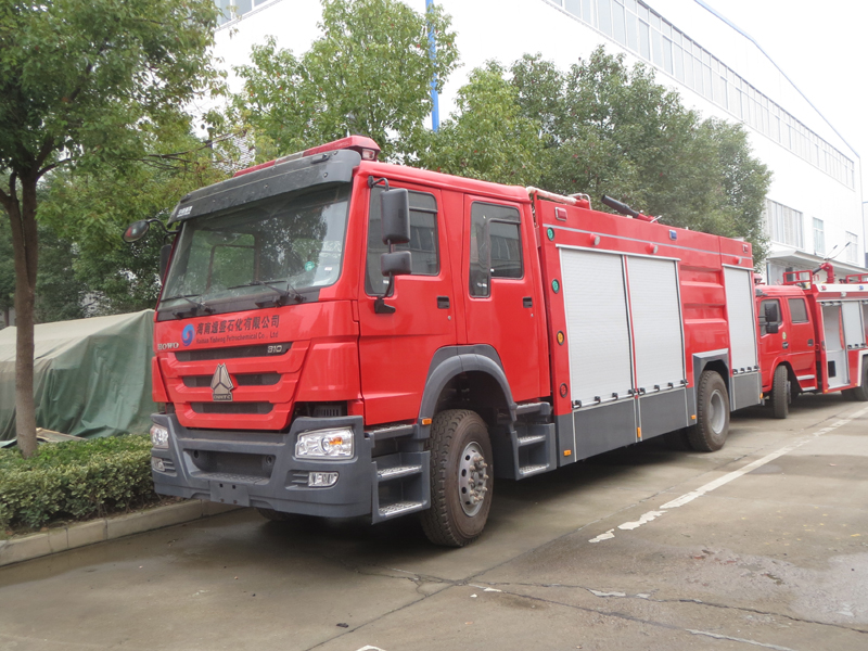 重汽HOWO干粉水聯(lián)用消防車