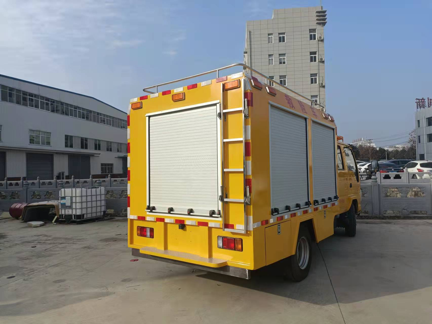 五十鈴搶險(xiǎn)救援車